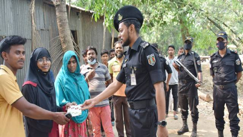 মেডিকেলে সুযোগ পেয়েছেন ঝিয়ের মেয়ে, পাশে দাঁড়াল র‍্যাব