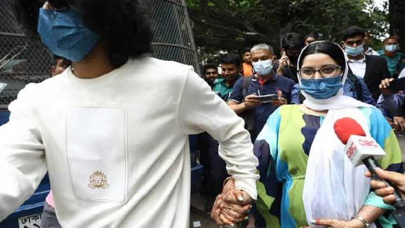 স্যার, আদালতে কথা না বলতে পারলে বলব কোথায়?