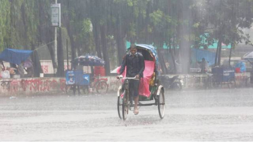 সারাদিন থেমে থেমে বৃষ্টির সম্ভাবনা