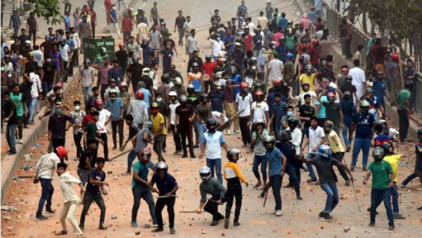 নিউমার্কেটে সংঘর্ষে ঢাকা কলেজের ৫ শিক্ষার্থী গ্রেপ্তার