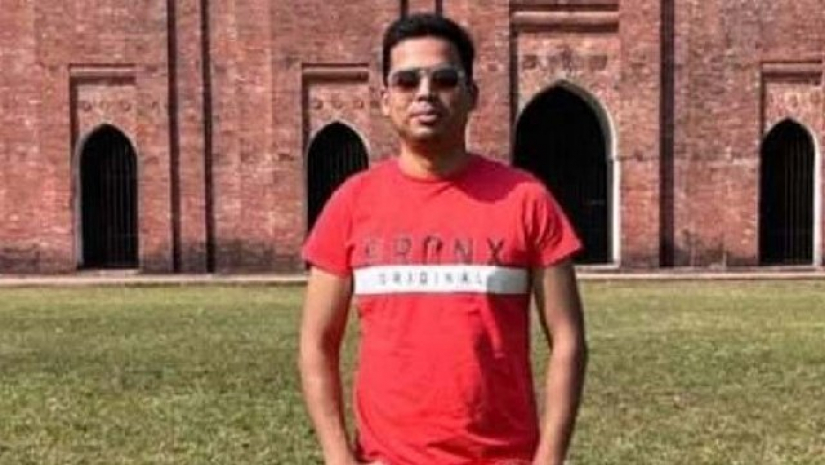 বন্ধুদের সঙ্গে সাঁতার কাটতে নেমে উপকর কমিশনারের মৃত্যু