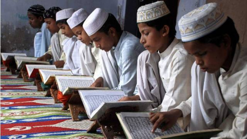 সব মাদ্রাসায় জাতীয় সঙ্গীত গাওয়া বাধ্যতামূলক করল উত্তর প্রদেশ সরকার