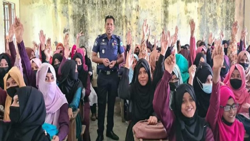 প্রেম করে ঘর ছেড়ে না পালানোর শপথ শিক্ষার্থীদের