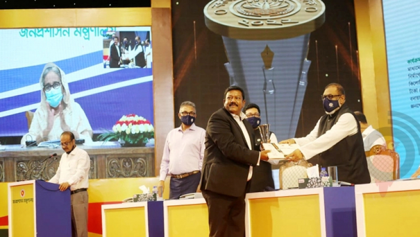 ৩১ ব্যক্তি-প্রতিষ্ঠান পেলেন বঙ্গবন্ধু জনপ্রশাসন পদক
