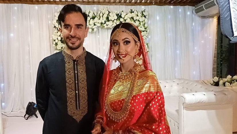 ভালোবাসার টানে ঢাকায় এসে ঢাবি ছাত্রীকে বিয়ে করলেন যুক্তরাষ্ট্রের ছেলে