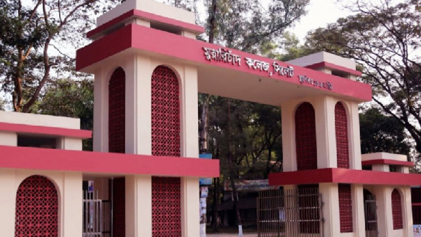 ‘ব্ল্যাকমেইলের শিকার’ হয়ে আত্মহত্যা করেন কলেজছাত্রী স্মৃতি