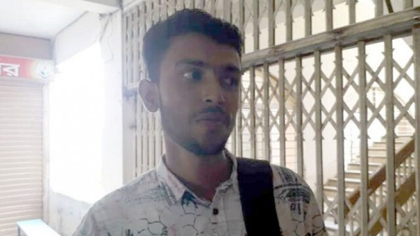 প্রেমের টানে গুচ্ছ ভর্তি পরীক্ষার কেন্দ্রে ঢুকে পড়লেন প্রেমিক, অতপর...