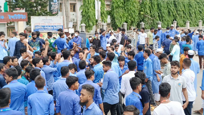 ময়মনসিংহে পলিটেকনিক শিক্ষার্থীদের আবারো সড়ক অবরোধ