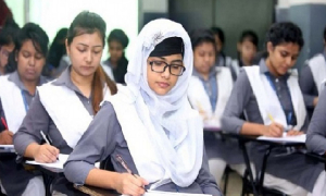 ডামুড্যায় ক্লাস চলাকালীন স্মার্টফোন ব্যবহারে নিষেধাজ্ঞা