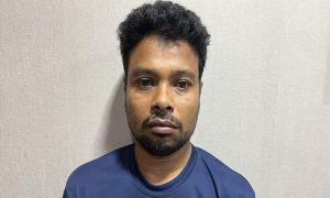 বিশ্ববিদ্যালয় ছাত্রীর গোসলের ছবি তুলে টাকা দাবি, অতপর...