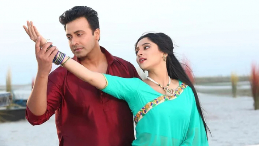 পূজাকে নিয়ে রাতে লং ড্রাইভে যান শাকিব!