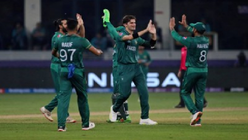 পাকিস্তানের বিজয় উদযাপন: বাবার গুলিতে ছেলে নিহত