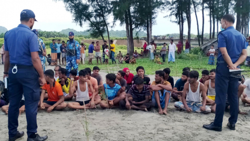 মালয়েশিয়া যাওয়ার পথে ট্রলার ডুবি, ৩৪ রোহিঙ্গা উদ্ধার 