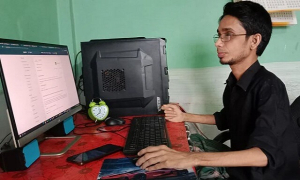 ভেঙে পড়েছে শরীর, তবুও মাসে ৭০ হাজার টাকা আয় হাসানের