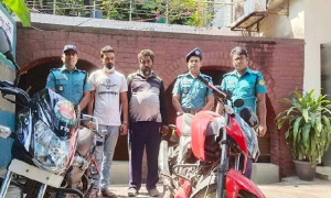 ঢাকা কলেজ শিক্ষার্থীর টাকা ছিনতাই, দুজন রিমান্ডে