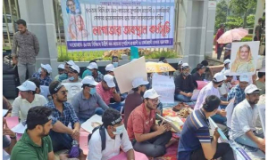 সকালে ফের পিএসসি’র সামনে অবস্থান করবে চাকরিপ্রার্থীরা