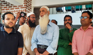 ৫২ ঘণ্টা অবরুদ্ধ ছিলেন মাভাবিপ্রবি ভিসি অধ্যাপক ফরহাদ