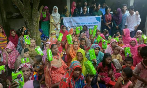 প্রান্তিক নারী-কিশোরীদের মাঝে স্যানিটারি ন্যাপকিন বিতরণ গ্রীন ভয়েসের