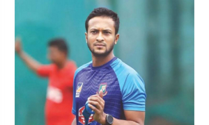 দেশে ফিরছেন না সাকিব