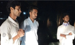 রাবিতে ‘গাঁজা বানানোর’ সময় তিন বহিরাগত আটক