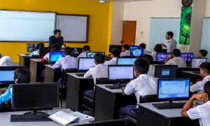 ৫৭ শতাংশ মাধ্যমিক বিদ্যালয়ে কম্পিউটার নেই, পাঠ্যবইয়ে সীমাবদ্ধ প্রযুক্তি শিক্ষা