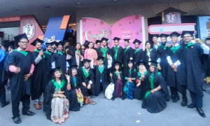 ‘বাধ ভাঙা উল্লাসে’ মেতেছেন পোর্ট সিটি ইউনিভার্সিটির গ্র্যাজুয়েটরা