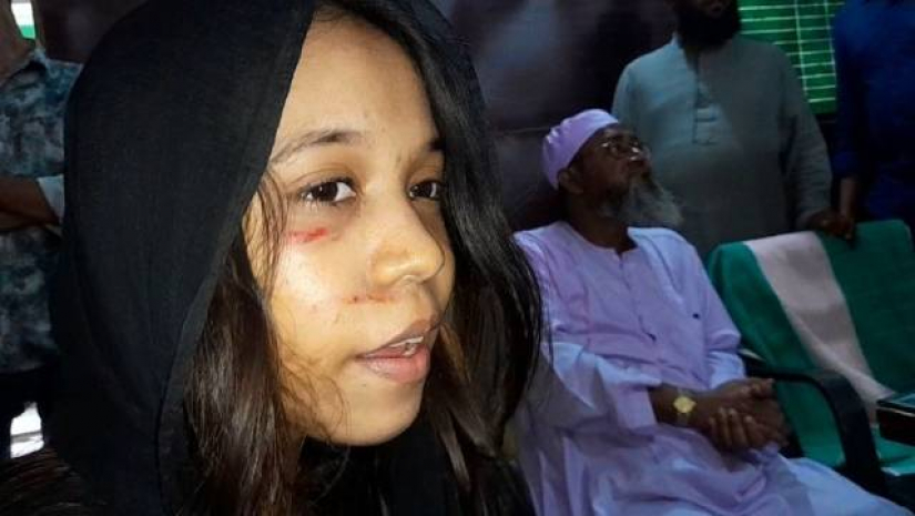 প্রাইভেটের টাকা না পেয়ে পরীক্ষার হলে দুই ছাত্রীকে মারধর