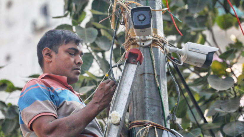 পুলিশের সিসি ক্যামেরার আওতায় নয়াপল্টনের বিএনপি কার্যালয়