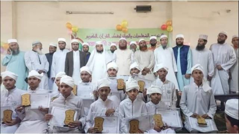 হাফেজ শিক্ষার্থীদের সংবর্ধনা দিলো তা’মীরুল মিল্লাত কামিল মাদ্রাসা