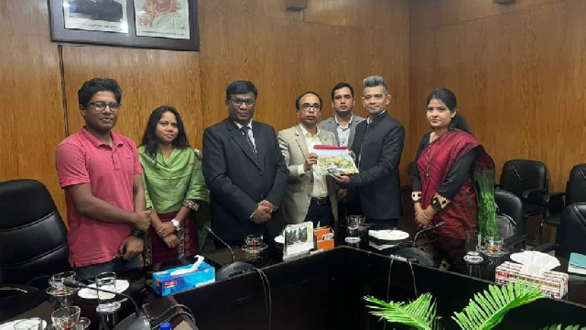 রাবি কর্তৃপক্ষের সঙ্গে ‘সেন্টার ফর এক্সটেন্ডেড লার্নিং’ পরিচালকের সাক্ষাৎ