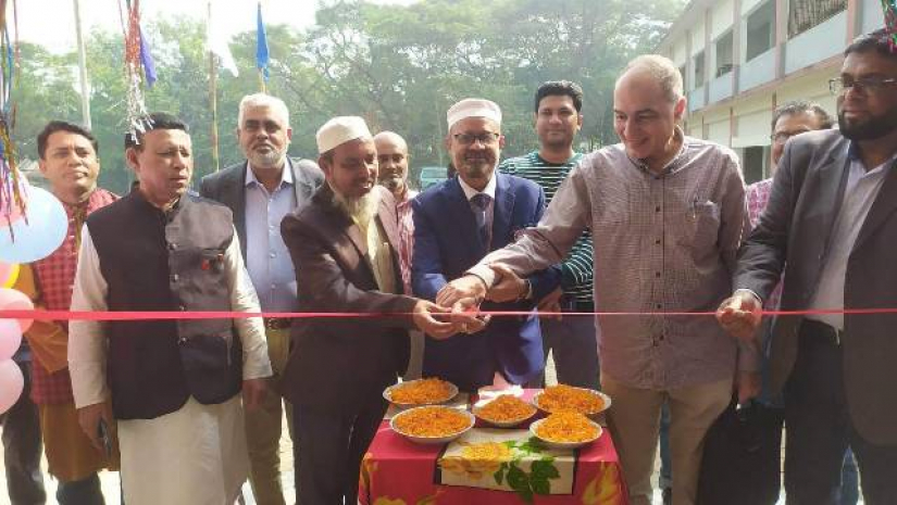 পটুয়াখালীর দুমকীতে স্কুল-কাম-সাইক্লোন শেল্টার হস্তান্তর 