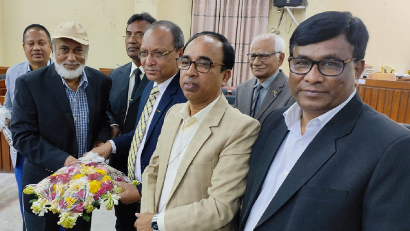 অবসরপ্রাপ্ত ১৪ অধ্যাপককে সংবর্ধনা দিল রাজশাহী বিশ্ববিদ্যালয়