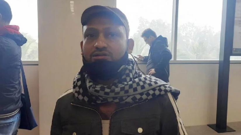 মেট্রোরেলে প্রথম জরিমানা দিলেন ঢাকা কলেজ শিক্ষার্থী