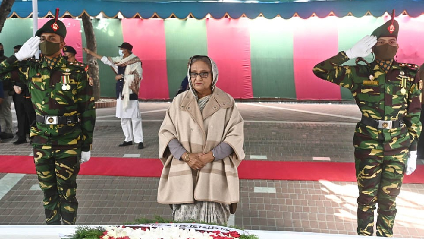 জাতির পিতার সমাধিতে শ্রদ্ধা প্রধানমন্ত্রীর 