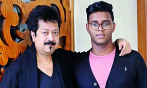 ছেলেকে নিয়ে কুমার বিশ্বজিতের আবেগঘন স্ট্যাটাস