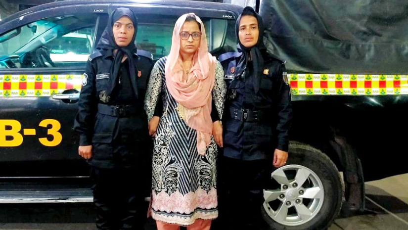 পুলিশ কর্মকর্তা হত্যা মামলায় অভিনেত্রী গ্রেপ্তার