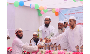 নবীনদের বরণ করে নিল চরমোনাই কামিল মাদ্রাসা, কৃতি শিক্ষার্থীদের সংবর্ধনা