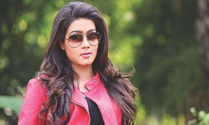 বিমানবন্দর থেকে চিত্রনায়িকা মাহিয়া মাহি গ্রেপ্তার