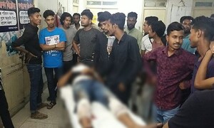 দু’পক্ষের মারামারি ও কোপে আহত ছাত্রলীগের ছয় নেতাকর্মী