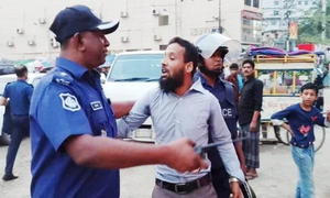 যুবদলের প্রতিনিধি সভা থেকে কুবি কর্মচারী আটক