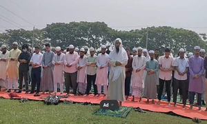 বৃষ্টির আশায় মুসল্লিদের নিয়ে শায়খ আহমাদুল্লাহর ইসতিসকার নামাজ আদায়
