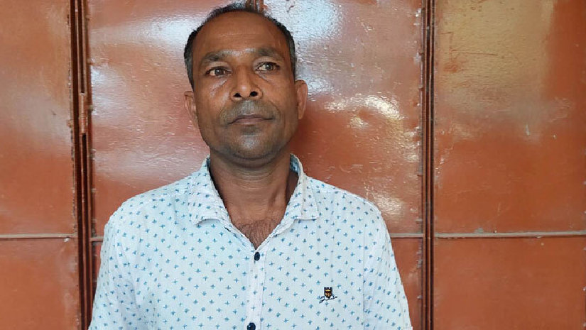 পিয়নের যৌন হয়রানির ভয়ে বিদ্যালয়ে যাওয়া বন্ধ ৫ ছাত্রীর