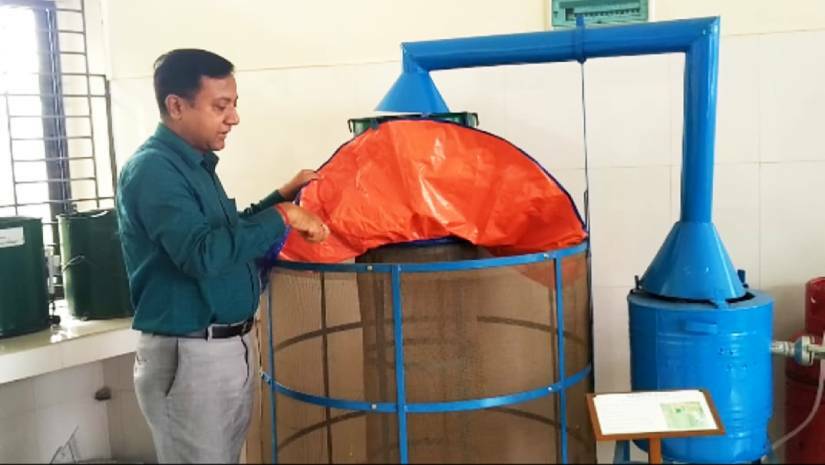 ধান শুকানো ও সংরক্ষণে নতুন প্রযুক্তি উদ্ভাবন বাকৃবি গবেষকদের
