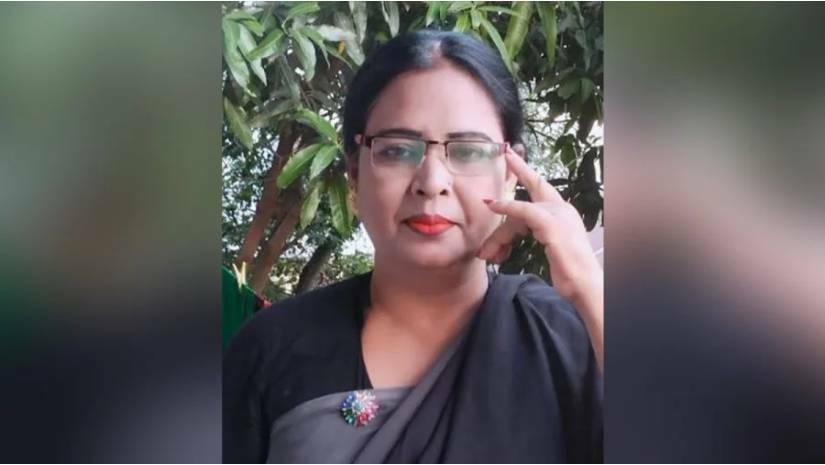 স্কুলে ঢুকে প্রধান শিক্ষককে জুতা দিয়ে পেটালেন আওয়ামী লীগ নেত্রী