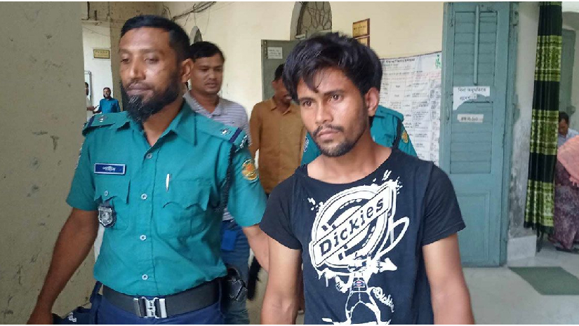জবি কর্মচারীকে মারধরের দায়ে ফুটপাতের হকার আটক
