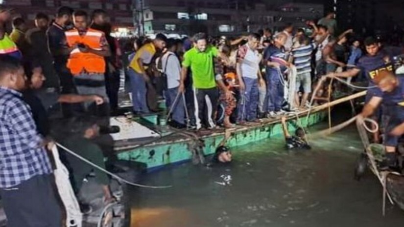 বুড়িগঙ্গায় ওয়াটার বাসডুবি, ৪ জনের লাশ উদ্ধার 