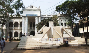 পরিছন্নতা কমিটির সিদ্ধান্তহীনতায় ডেঙ্গু ঝুঁকিতে জবি শিক্ষার্থীরা