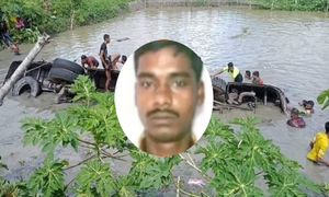 বাস পুকুরে পড়ে ১৭ মৃত্যুর ঘটনায় বাসচালক গ্রেপ্তার