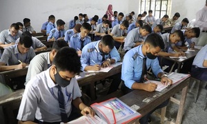 রাজনৈতিক ডামাডোলের মধ্যেই উৎকণ্ঠা নিয়ে অপেক্ষায় ২০ লাখ শিক্ষার্থী