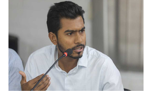 পুলিশের কাজে বাধার অভিযোগে নুরের বিরুদ্ধে মামলা